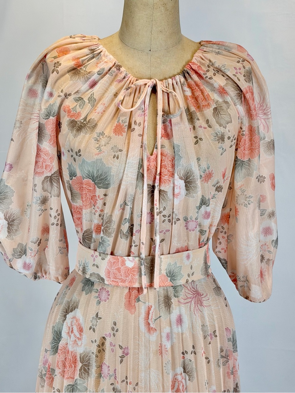Peach Color Front Vintage | Dresses | Vintage 7s Peach Flower Dress Flowy Pleated ...